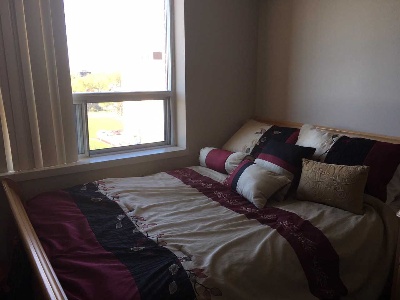 390 Burwell St - Photo 3 of 5