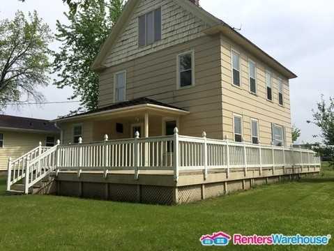 403 Raymond Ave NE - Photo 2 of 15