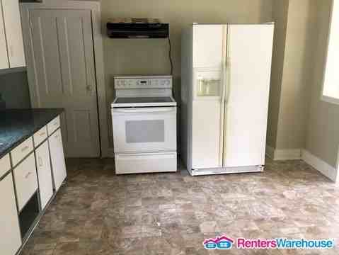 403 Raymond Ave NE - Photo 3 of 15