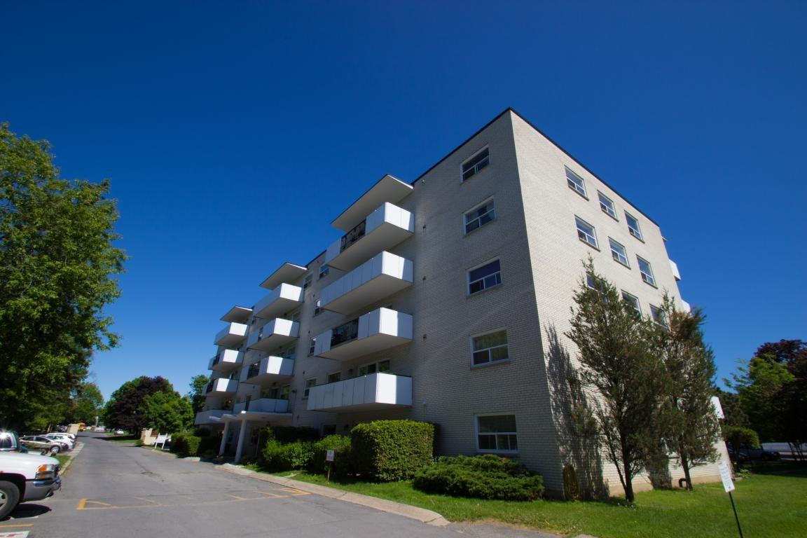 Bowling Green III Apartments 227 Bath Rd, Kingston, ON K7M 2X9 Zumper