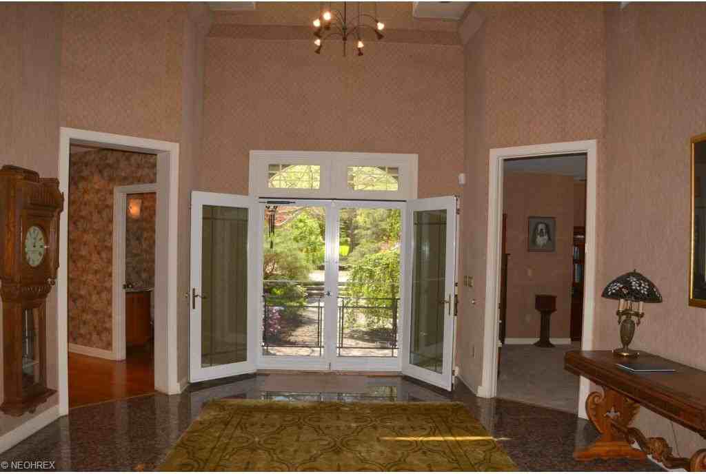 65 Easton Ln - Photo 2 of 25