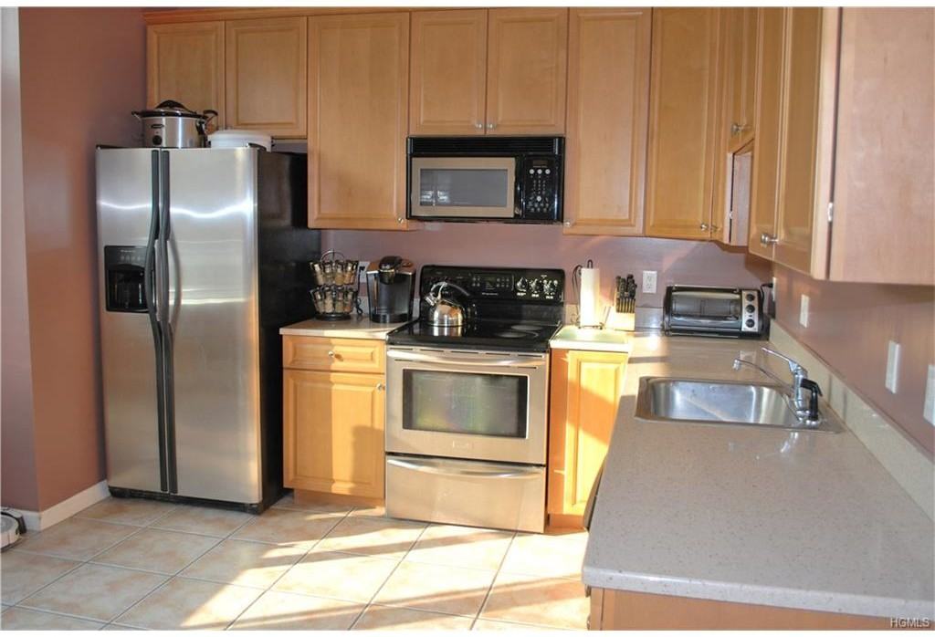 84 Corbin Hill Rd #20 - Photo 3 of 9