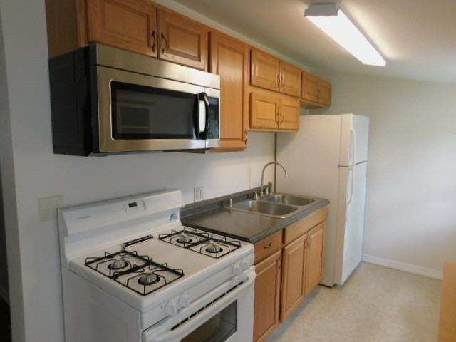 13 Carpenter Rd - Photo 2 of 11
