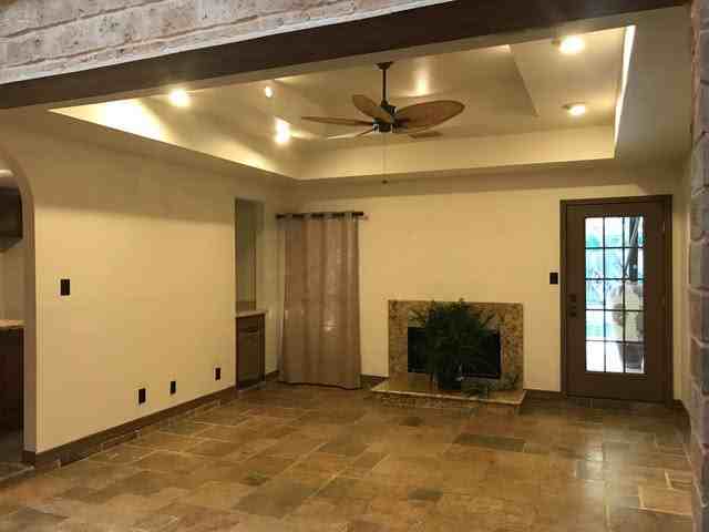 1016 King Ln - Photo 3 of 14