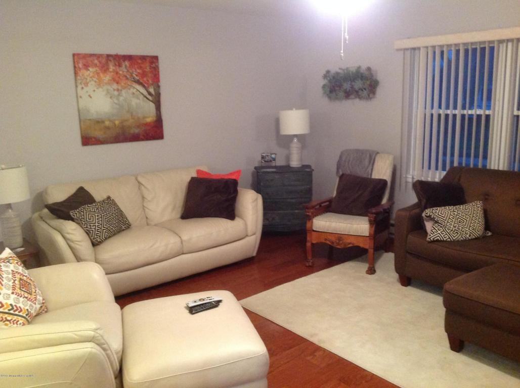 658 Plymouth Dr #B - Photo 3 of 16