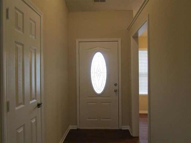 558 Bay Ct N - Photo 2 of 13