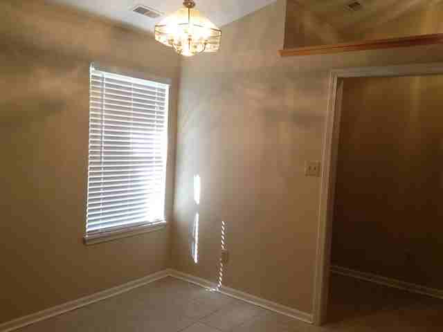 113 E Carolina St - Photo 2 of 17