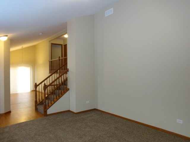 26251 Bayberry Ct - Photo 3 of 18