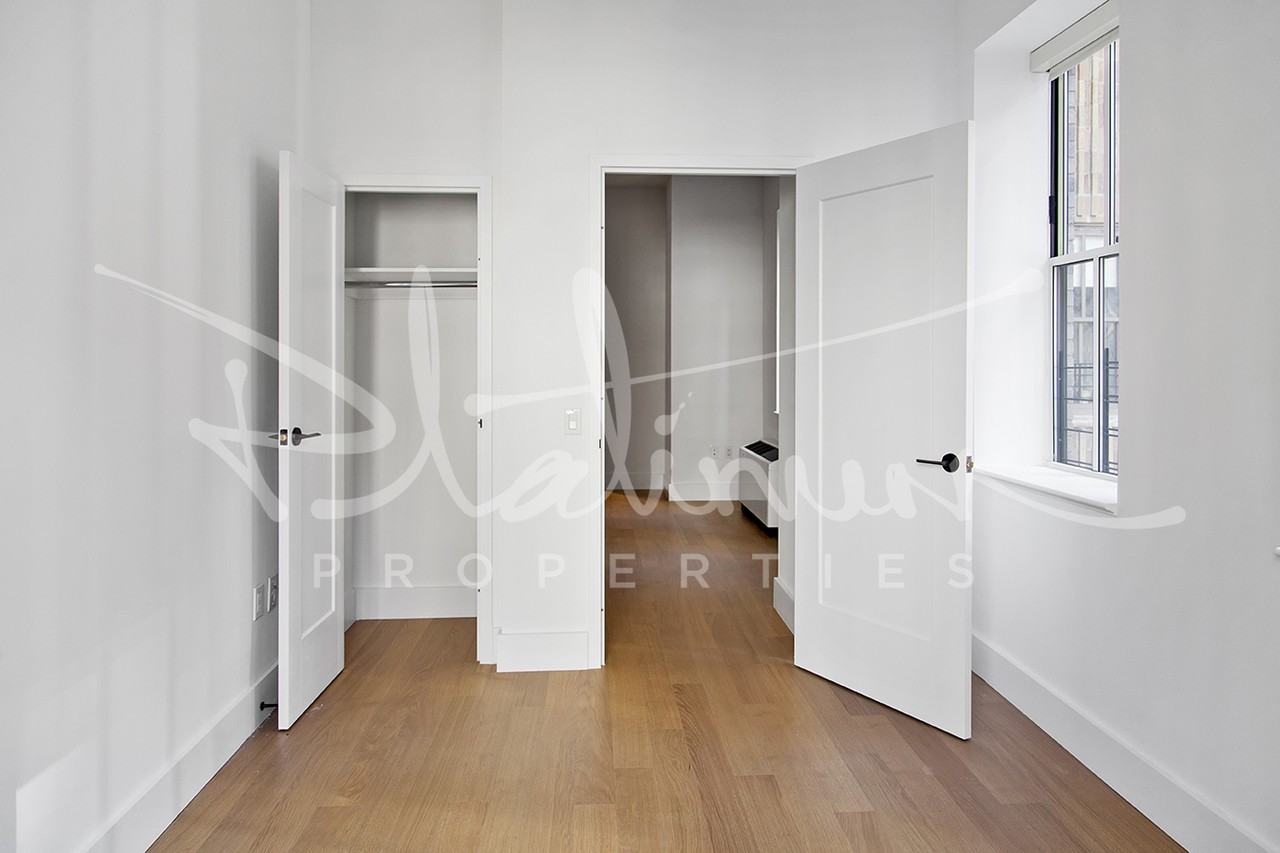 Wall St & Hanover St #10A