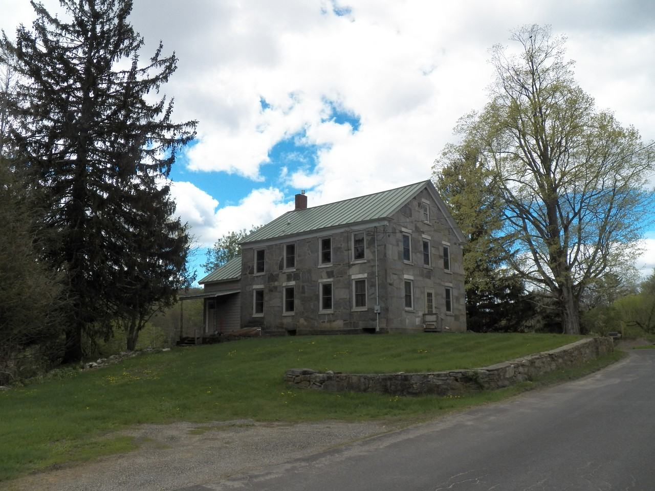 95 Christian St - Photo 2 of 15