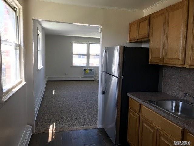 156 Flower Rd - Photo 3 of 9