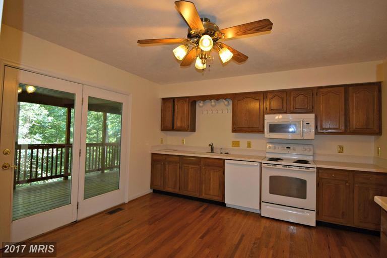 619 Lakeview Dr - Photo 3 of 12