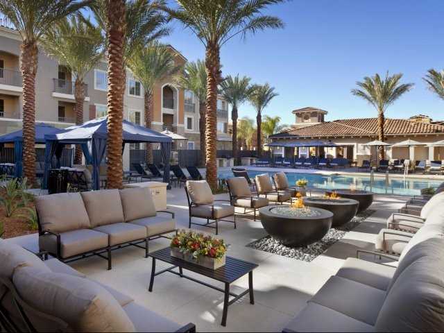 Alexan Melrose - Photo 2 of 12