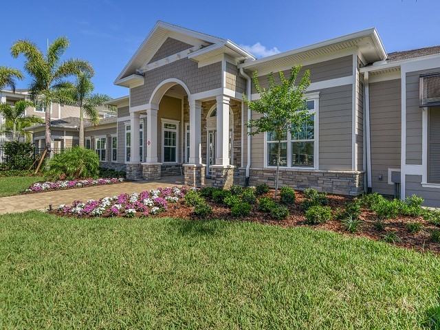 Aura @ 4th - Photo 2 of 18