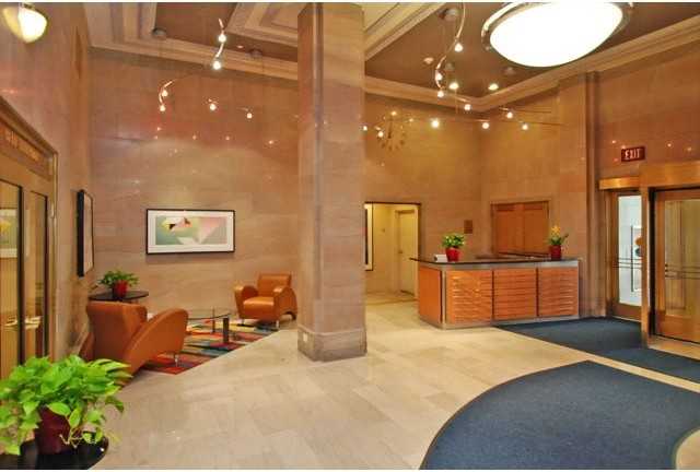 The Lofts at 1835 Arch - Photo 3 of 18