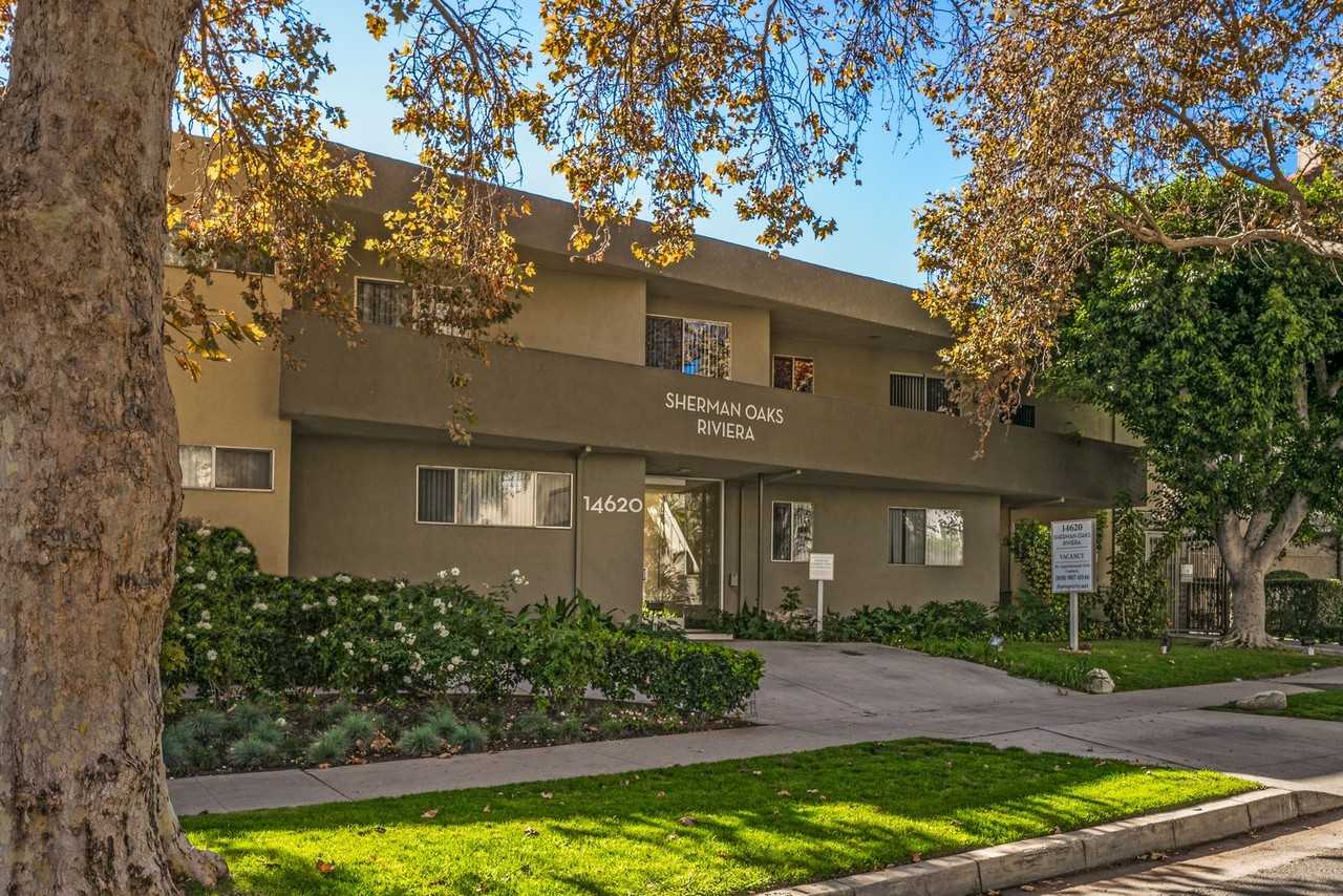 Sherman Oaks Rivera - Photo 2 of 19