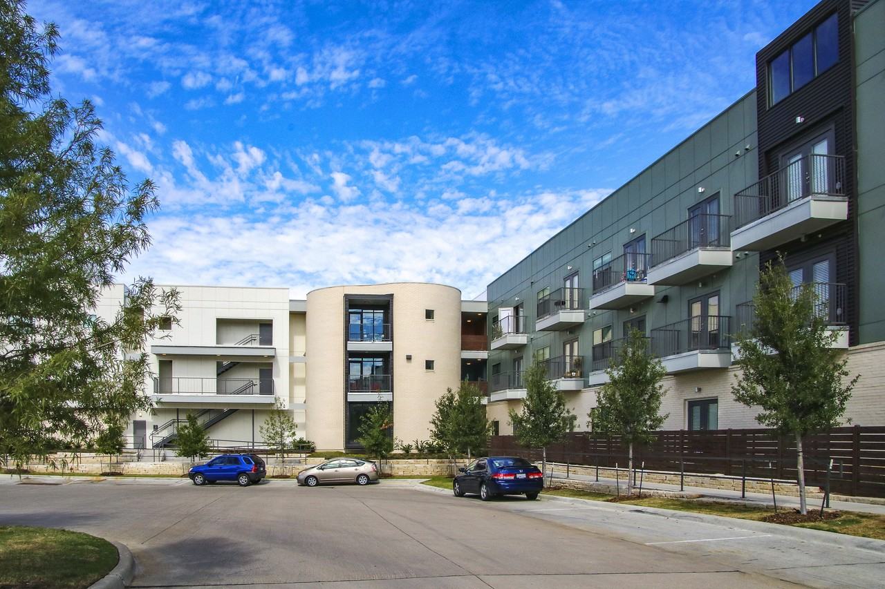 27TwentySeven Apartment Homes - Photo 3 of 32