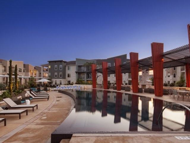 The Allure - Photo 2 of 50