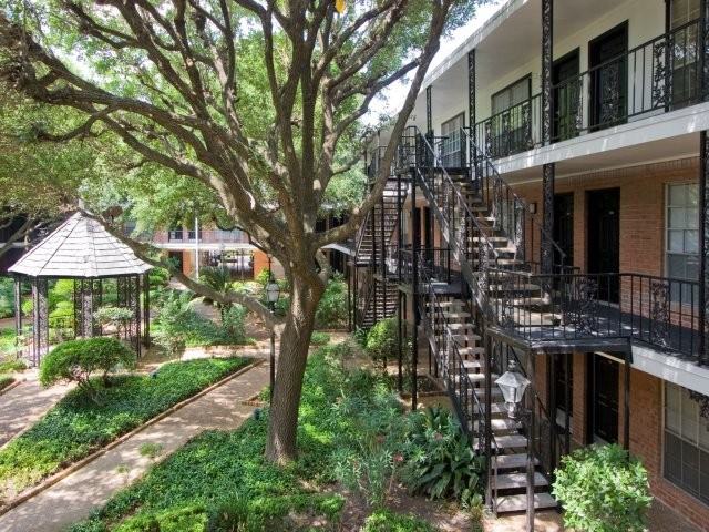 Allen House Apartments - Photo 3 of 12