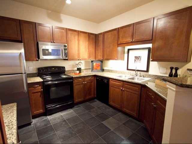 Trianon by Windsor - Photo 3 of 25