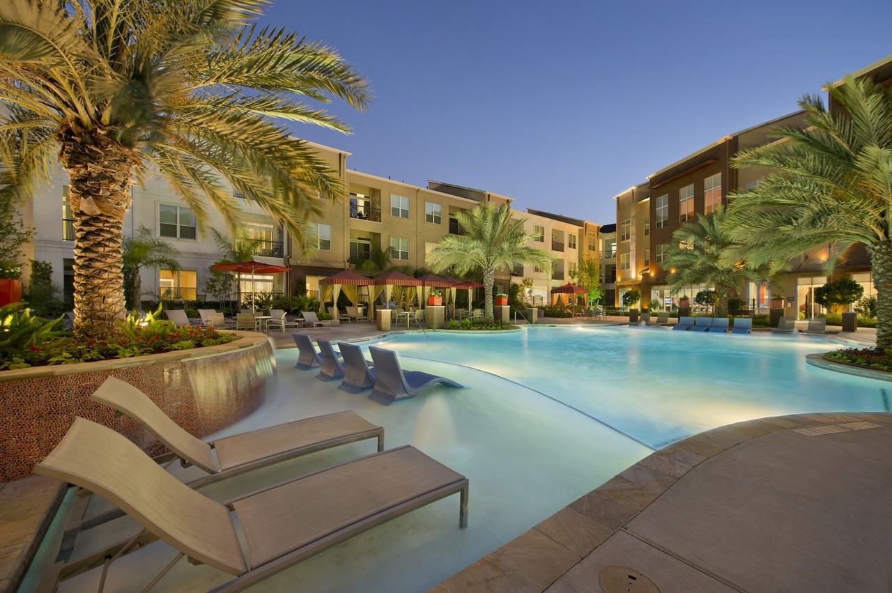 Domain by Windsor - Photo 3 of 37