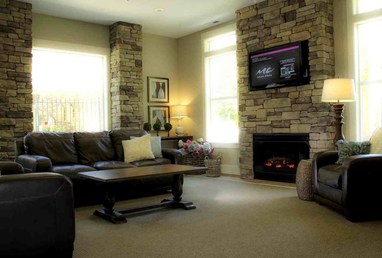 The 4425 - Photo 3 of 27