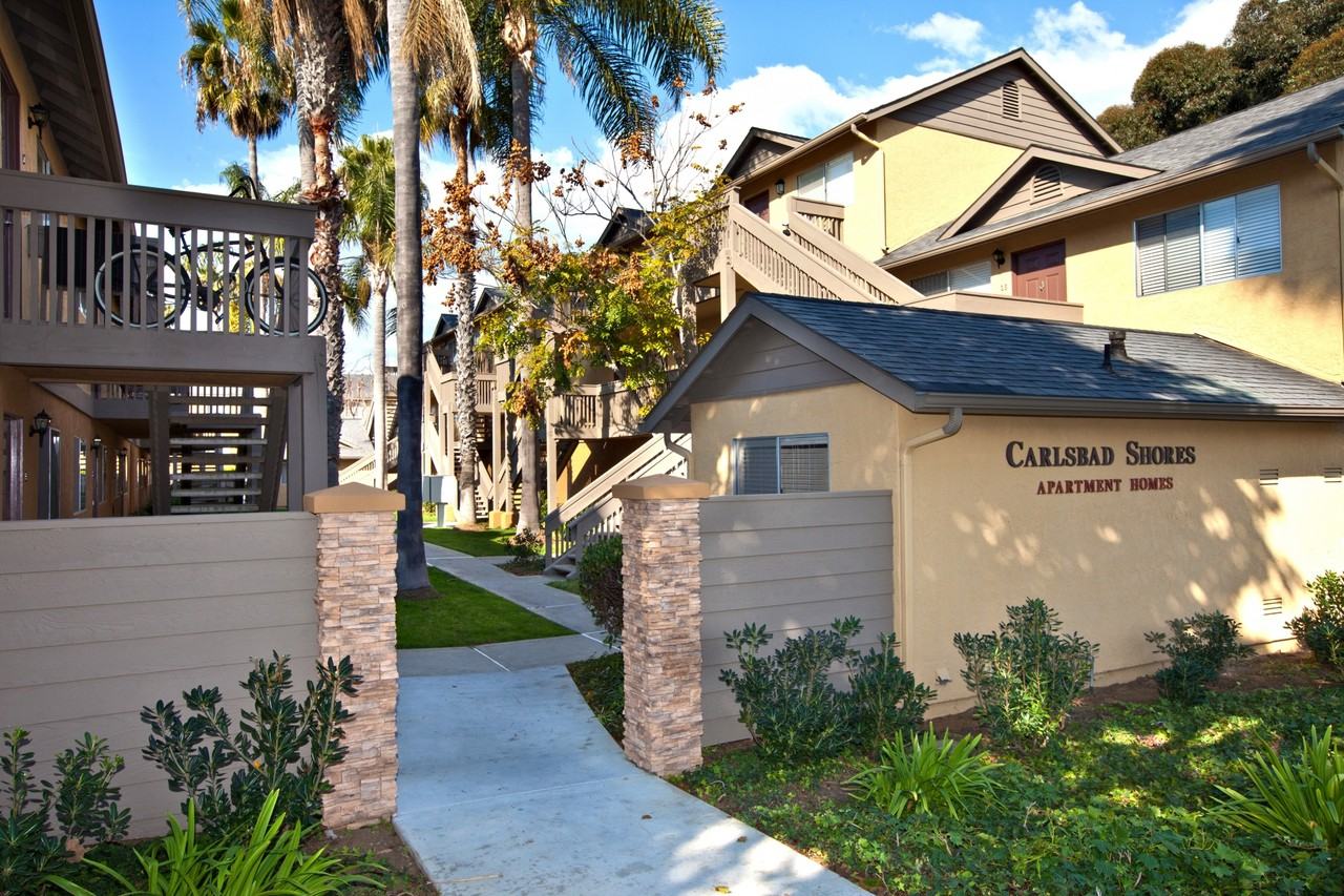 Elan Carlsbad Shores - Photo 2 of 5