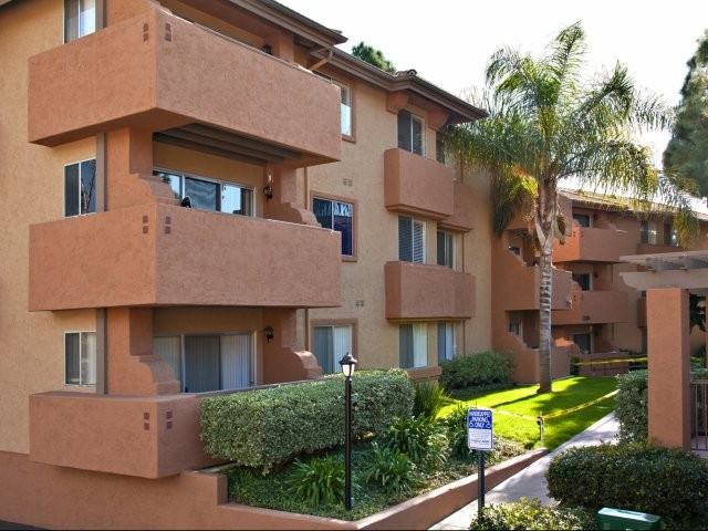 Elan Paseo Vista - Photo 2 of 50