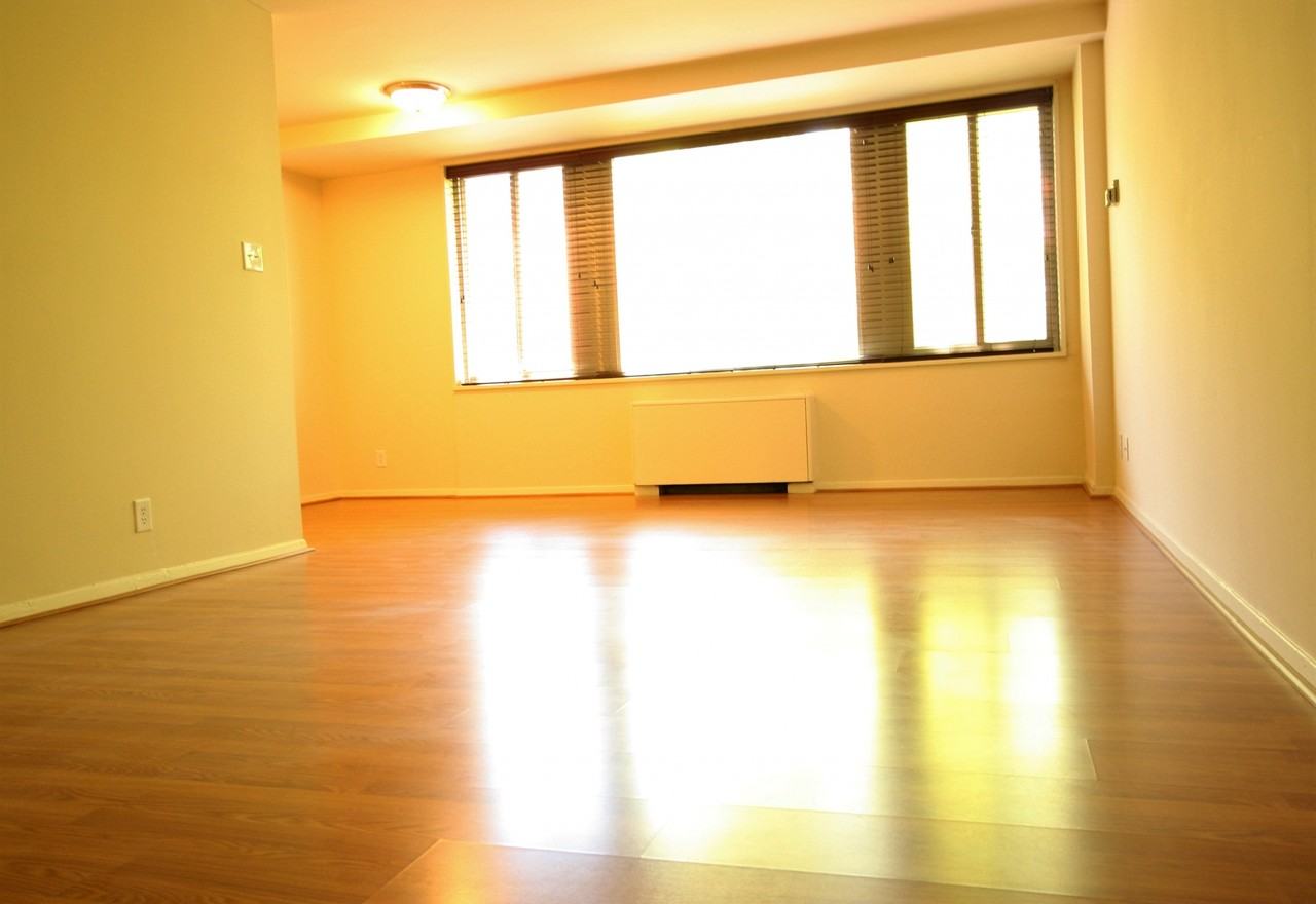 2424 Penn - Photo 2 of 32