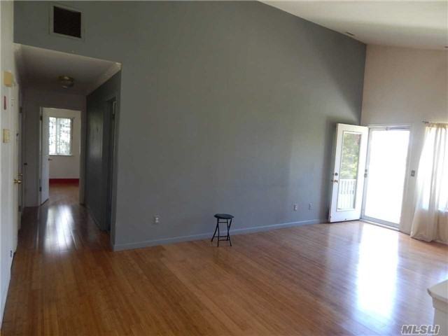 674 Birchwood Park Dr - Photo 2 of 15