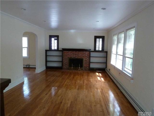 35 Nassau Rd #1 - Photo 2 of 13