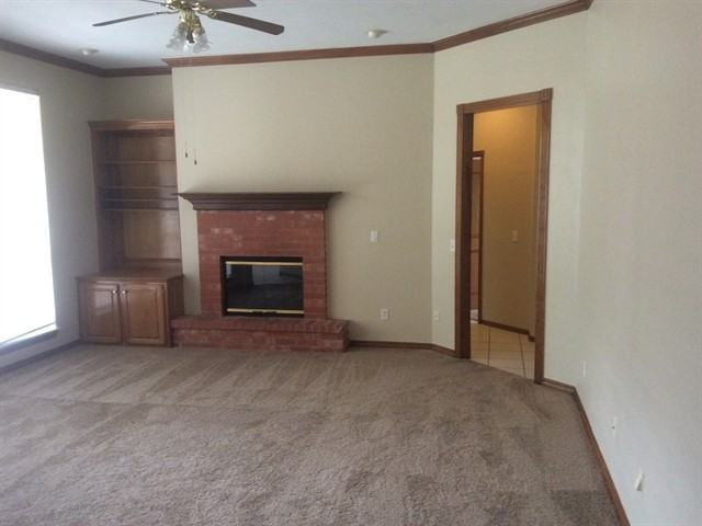 7300 NW 111th St - Photo 2 of 17