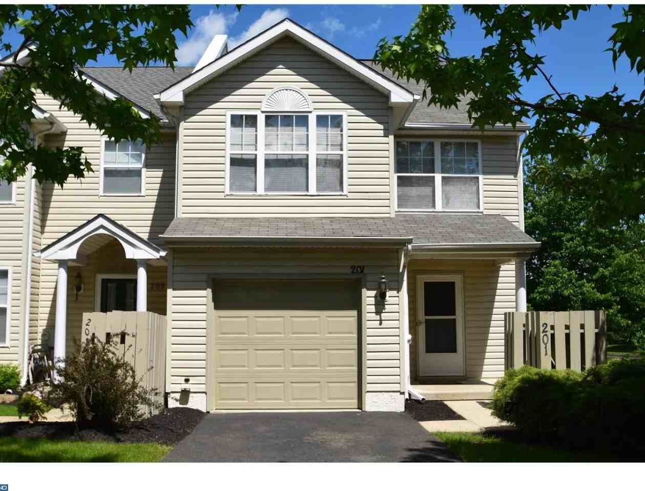 201 Prince William Way - Photo 2 of 20