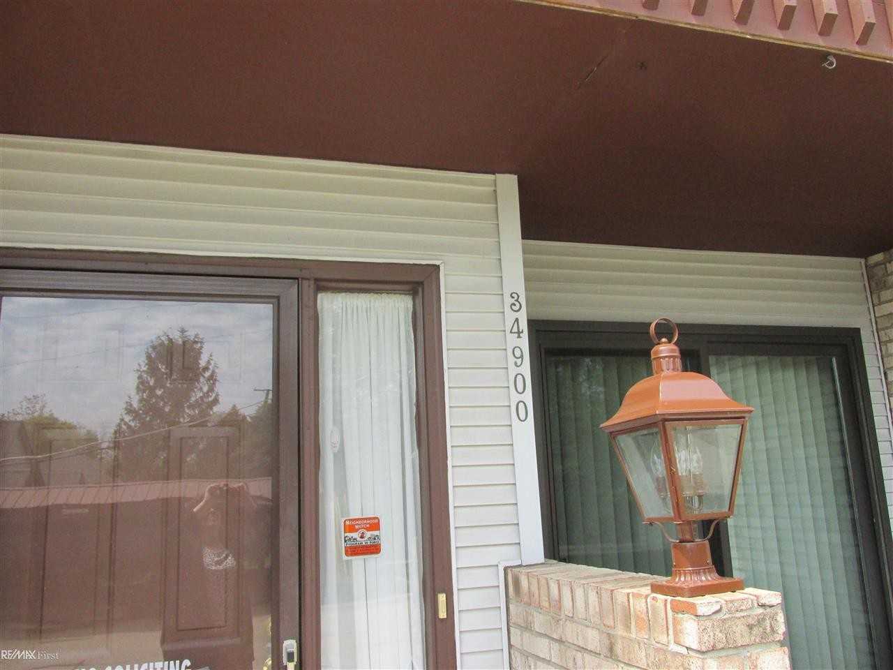 34900 Mercer Ln - Photo 2 of 20