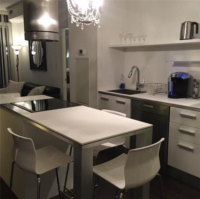 38 Dan Leckie Way #1903