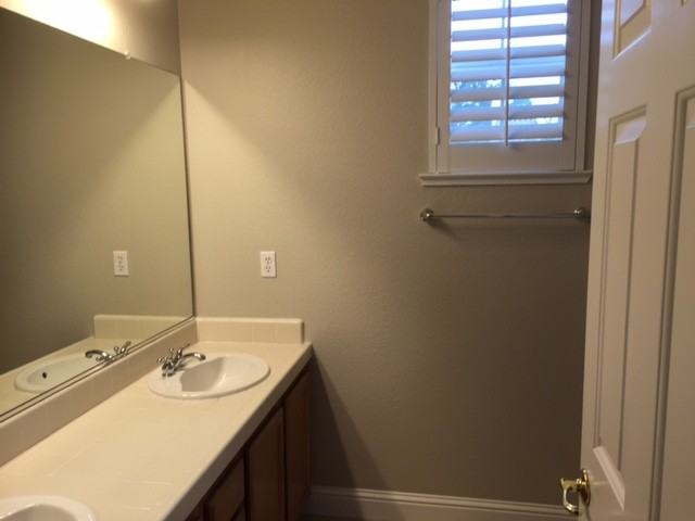 7576 Colbert Dr - Photo 3 of 11