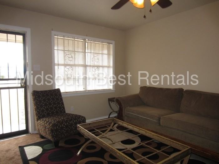 3988 Oakshire Cove - Photo 2 of 5