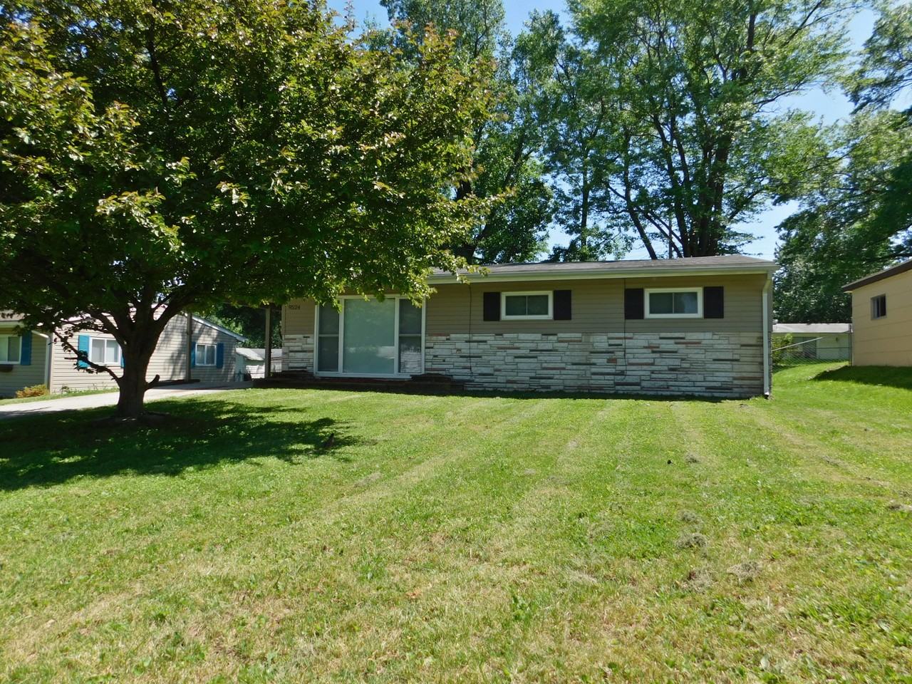 9524 Stansberry Ave - Photo 2 of 24