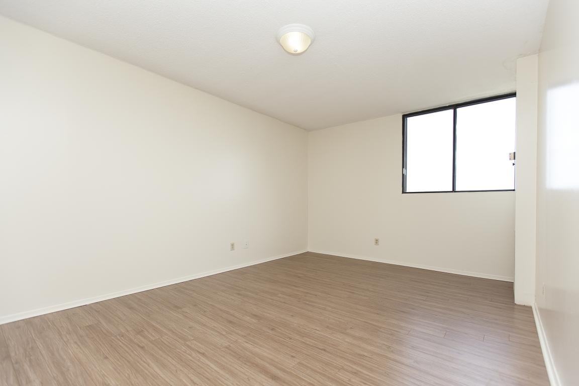 Riviera Gate II - Photo 2 of 9