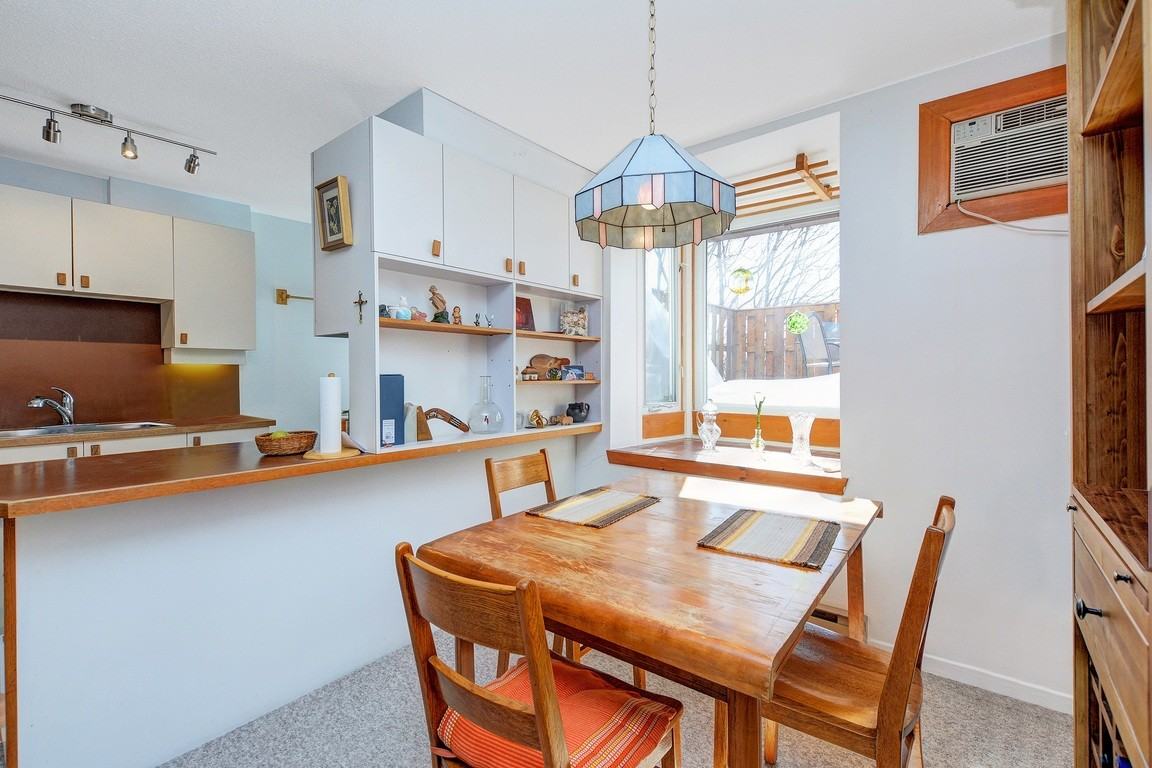 176 Gladstone Ave Unit 2 - Photo 3 of 12