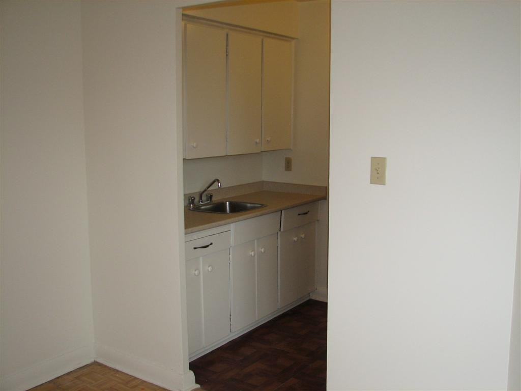 La Salle Tower - Photo 2 of 8