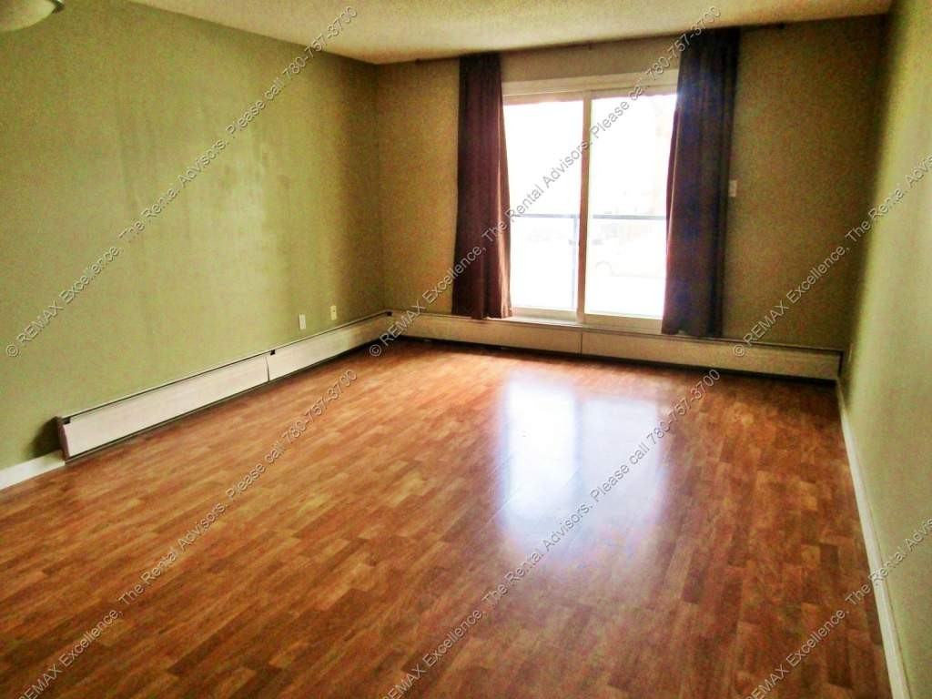 10326 117 Street - Photo 2 of 12