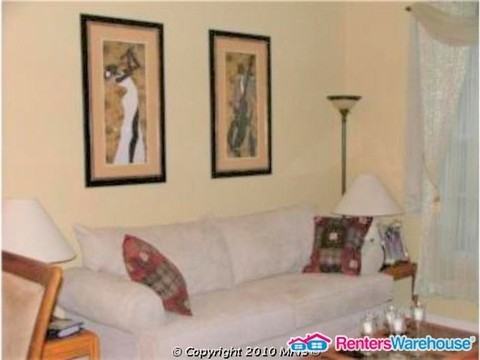 323 Kestrel Dr - Photo 2 of 9