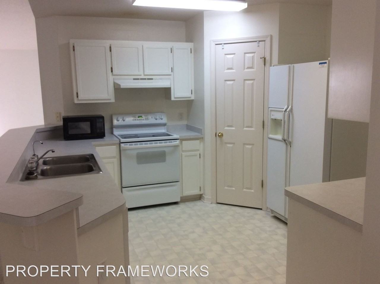 2329 Caddy Shack Ln - Photo 3 of 8