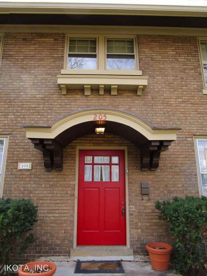 205 Greendale Ave - Photo 3 of 14