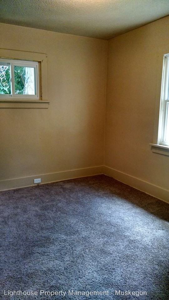 845 Ada Ave - Photo 3 of 5