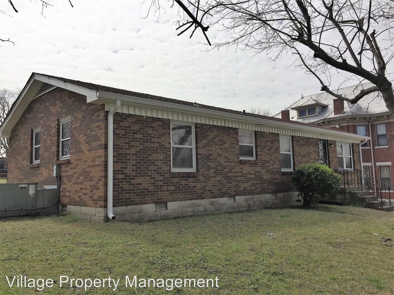 922 Russell St - Photo 2 of 14