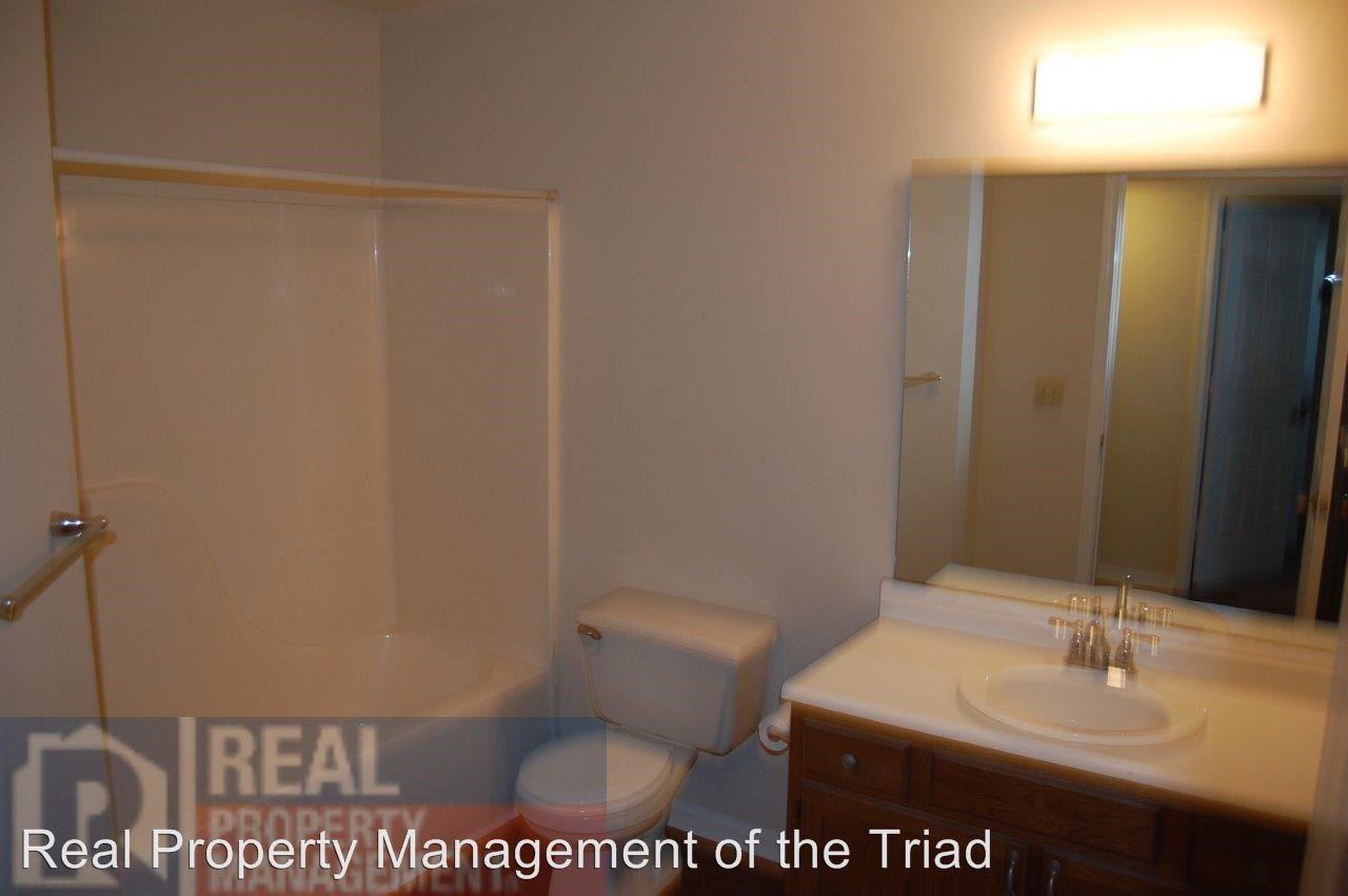 4214 Greensboro St - Photo 2 of 16