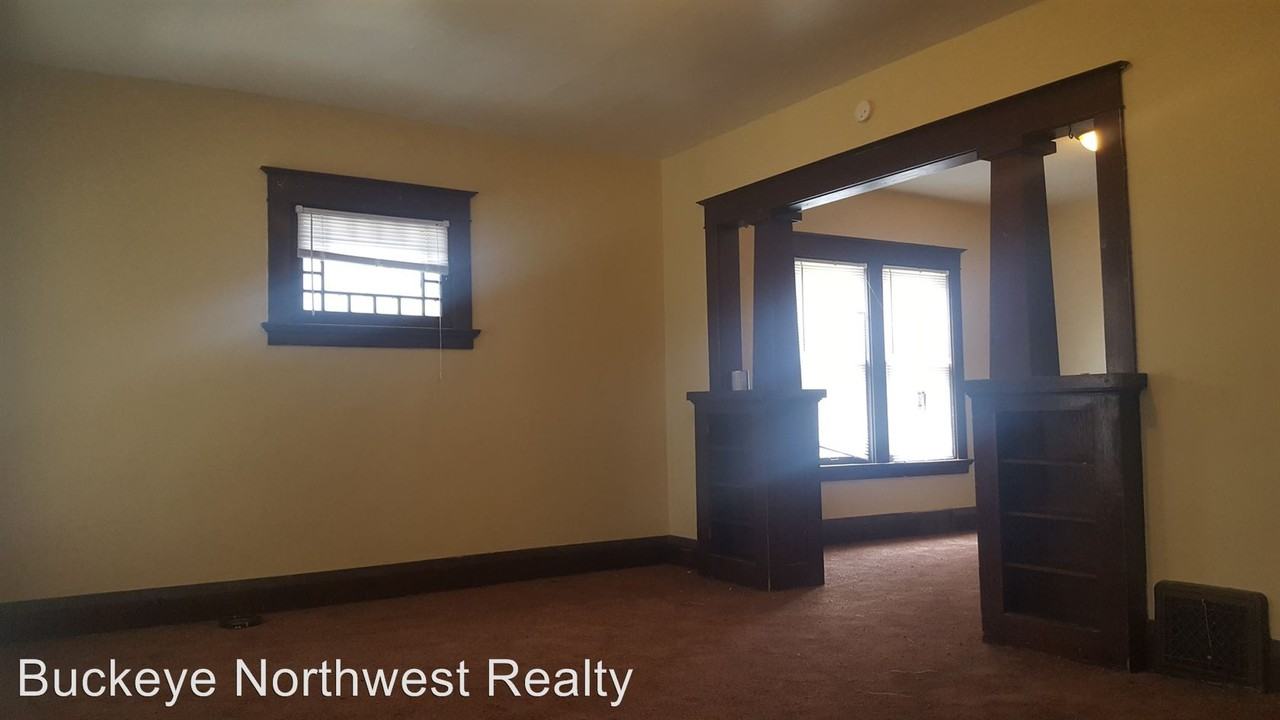 1132 South Ave - Photo 2 of 7