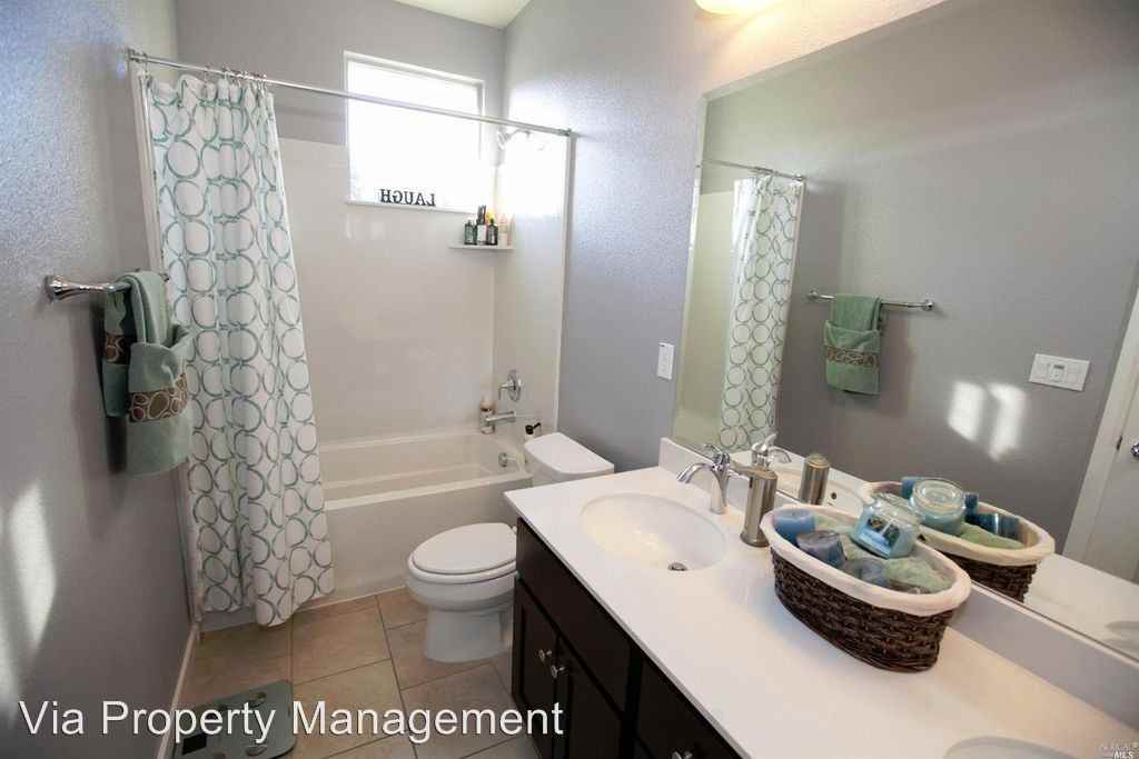1680 Oakland Blvd - Photo 2 of 25